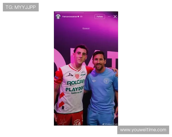 足球明星与卡梅隆亲密合影展现友谊与运动精神的完美结合 足球明星与卡梅隆亲密合影展现友谊与运动精神的完美结合