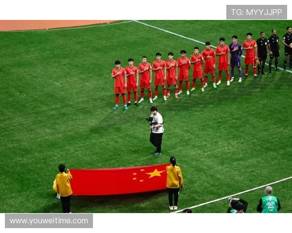 足球明星的儿子因父亲的辉煌与压力而泪流满面的成长故事